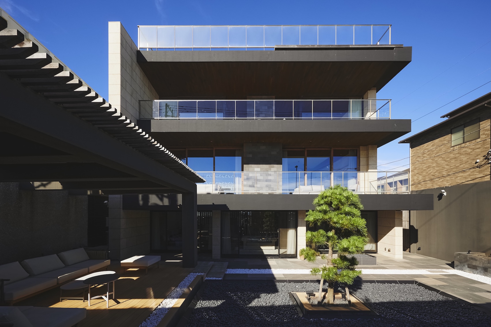 UMITO KAMAKURA YUIGAHAMA